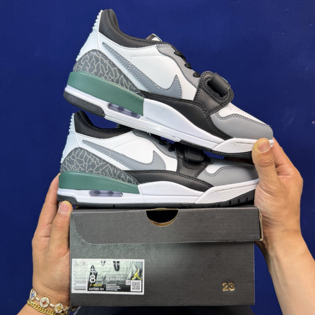 aj312系列 第102色！低帮 黑白绿货号:CD7069-131 尺码:36-46带半码