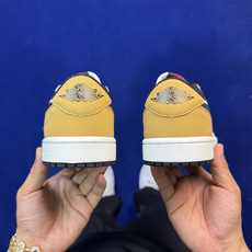 主推价格优势私DF版 顶级性价比低帮!第179色:新秀小麦棕白Air Jordan AJ1 Low 低帮 主推价格优势私DF版 顶级性价比低帮!第179色:新秀小麦棕白Air Jordan AJ1 Low 低帮