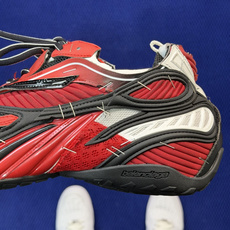 纯原生产线出品 Balenciaga 巴黎世家 订书钉 23代 Soleless 圆头系带 低帮鞋面主体 纯原生产线出品 Balenciaga 巴黎世家 订书钉 23代 Soleless 圆头系带 低帮鞋面主体