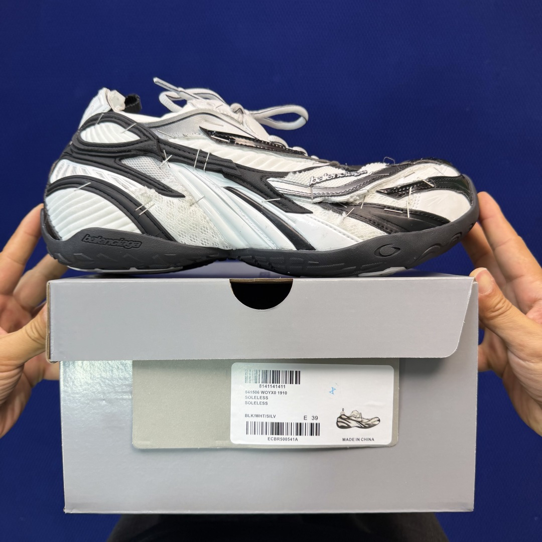 纯原生产线出品 Balenciaga 巴黎世家 订书钉 23代 Soleless 圆头系带 低帮鞋面主体