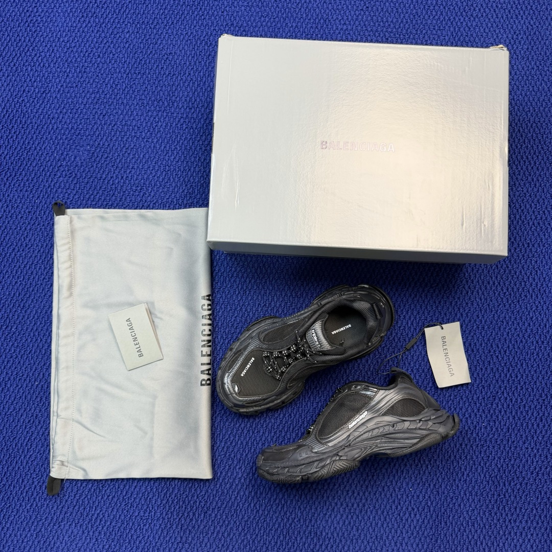 Balenciaga巴黎世家 Triple S .2 黑色货号：WTRS21011尺码：35 36 37