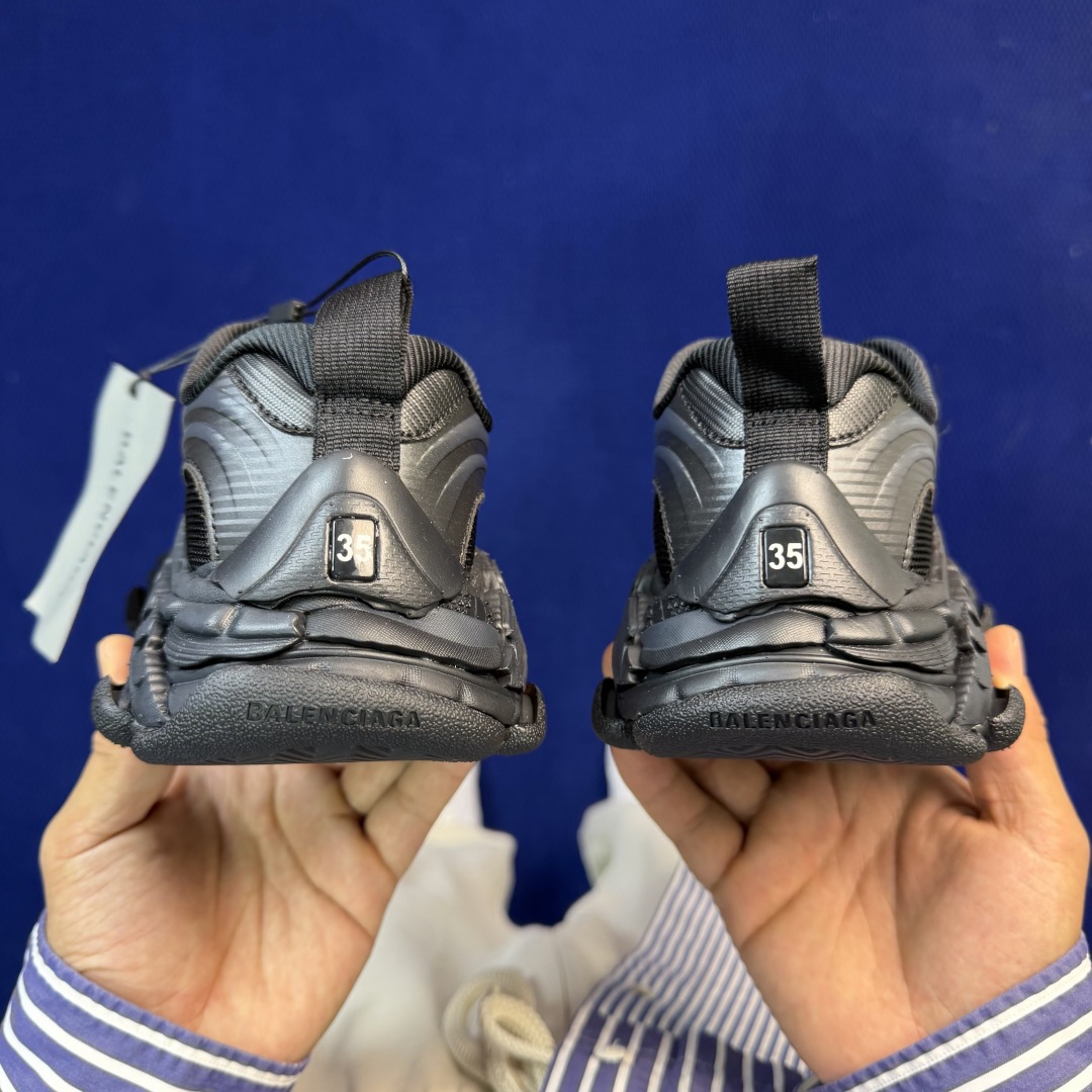 Balenciaga巴黎世家 Triple S .2 黑色货号：WTRS21011尺码：35 36 37