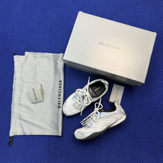 Balenciaga巴黎世家 25代Radar 圆头系带 做旧效果 低帮 生活休闲鞋 男款货号:WSTE Balenciaga巴黎世家 25代Radar 圆头系带 做旧效果 低帮 生活休闲鞋 男款货号:WSTE