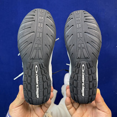 Balenciaga巴黎世家 25代Radar 圆头系带 做旧效果 低帮 生活休闲鞋 男款货号:WSTE Balenciaga巴黎世家 25代Radar 圆头系带 做旧效果 低帮 生活休闲鞋 男款货号:WSTE