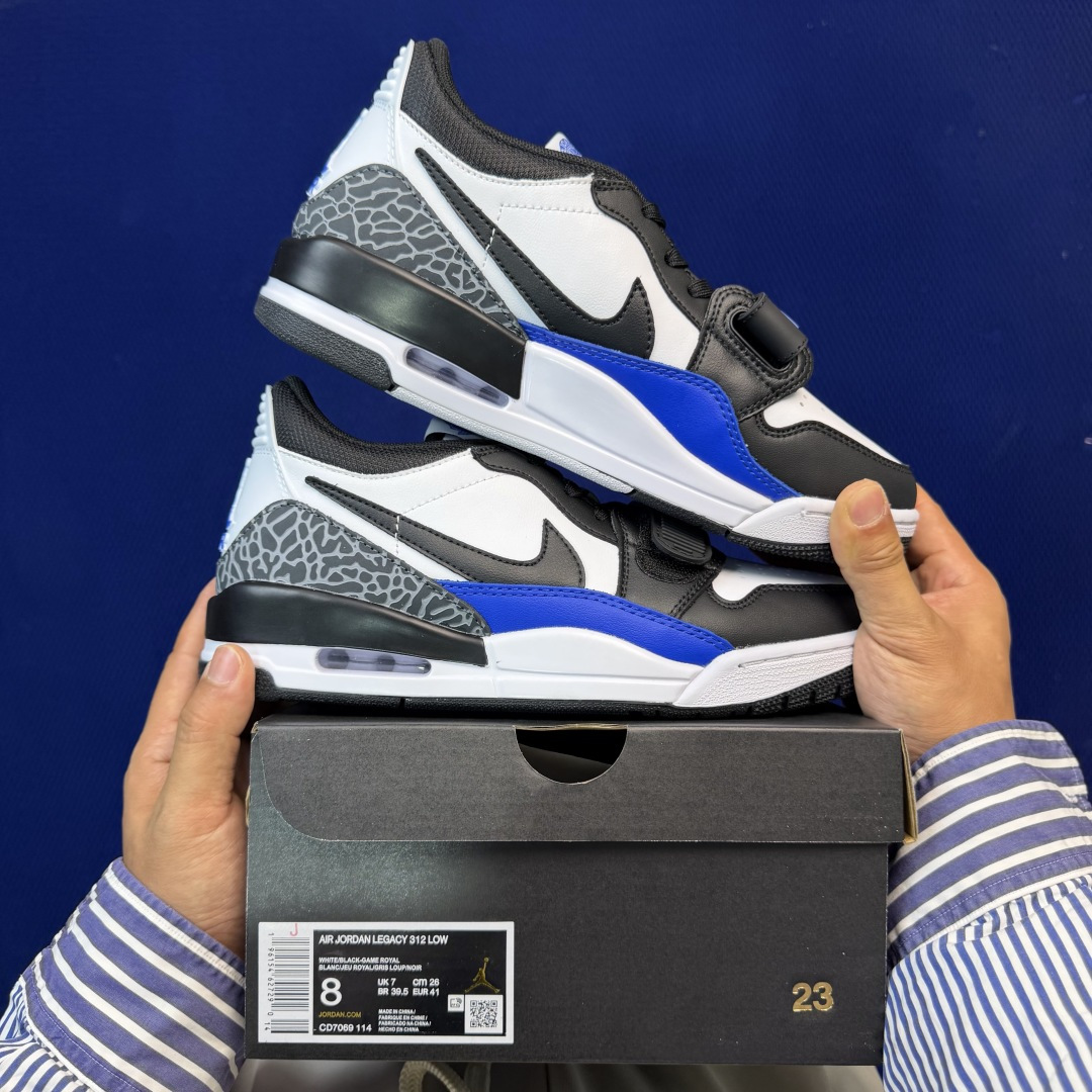 aj312系列 第104色！低帮 黑白蓝货号:CD7069-114 尺码:36-46带半码