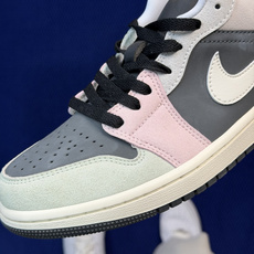 主推价格优势私DF版 顶级性价比低帮!第180色:粉黑Air Jordan AJ1 Low 低帮系列鞋型 主推价格优势私DF版 顶级性价比低帮!第180色:粉黑Air Jordan AJ1 Low 低帮系列鞋型