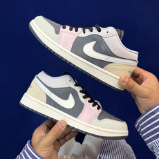 主推价格优势私DF版 顶级性价比低帮!第180色:粉黑Air Jordan AJ1 Low 低帮系列鞋型 主推价格优势私DF版 顶级性价比低帮!第180色:粉黑Air Jordan AJ1 Low 低帮系列鞋型