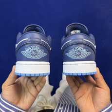 主推价格优势私DF版 顶级性价比低帮!第182色:蓝白Air Jordan AJ1 Low 低帮系列鞋型 主推价格优势私DF版 顶级性价比低帮!第182色:蓝白Air Jordan AJ1 Low 低帮系列鞋型