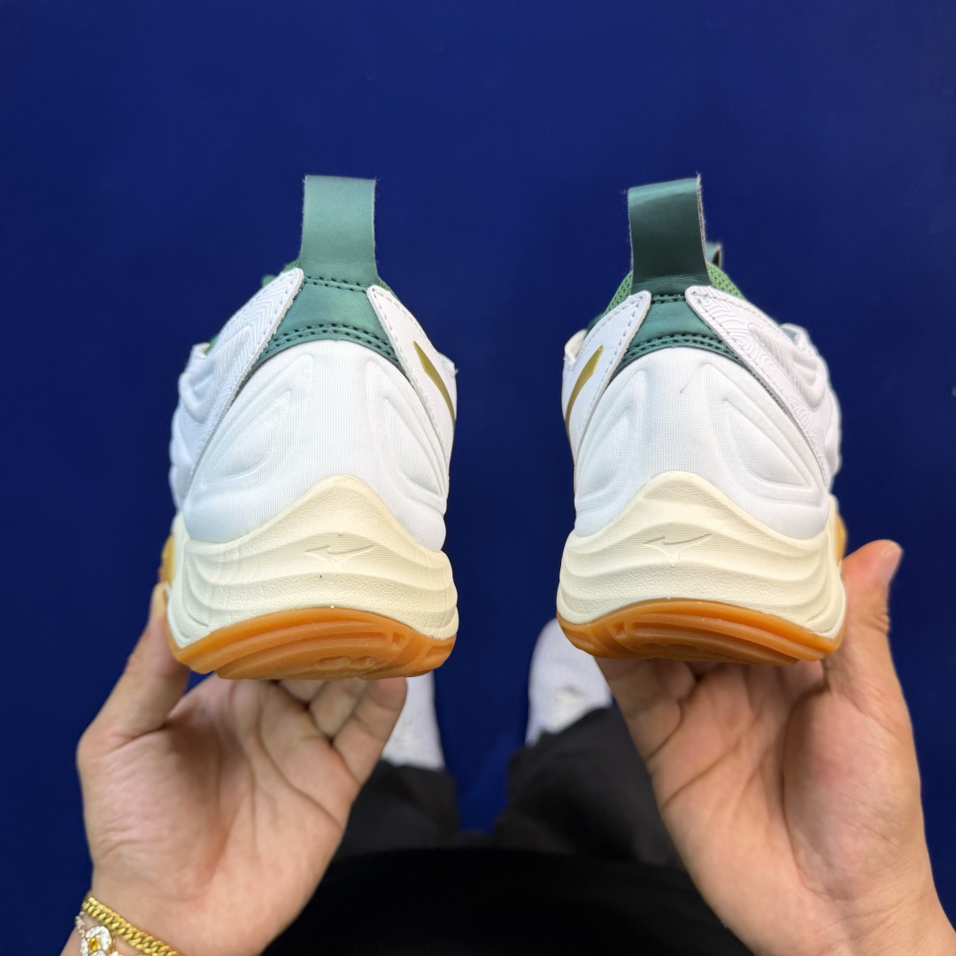 外贸爆款 美津侬Momentum训练鞋 共9色！Mizuno Wave Momentum 3 货号：V1