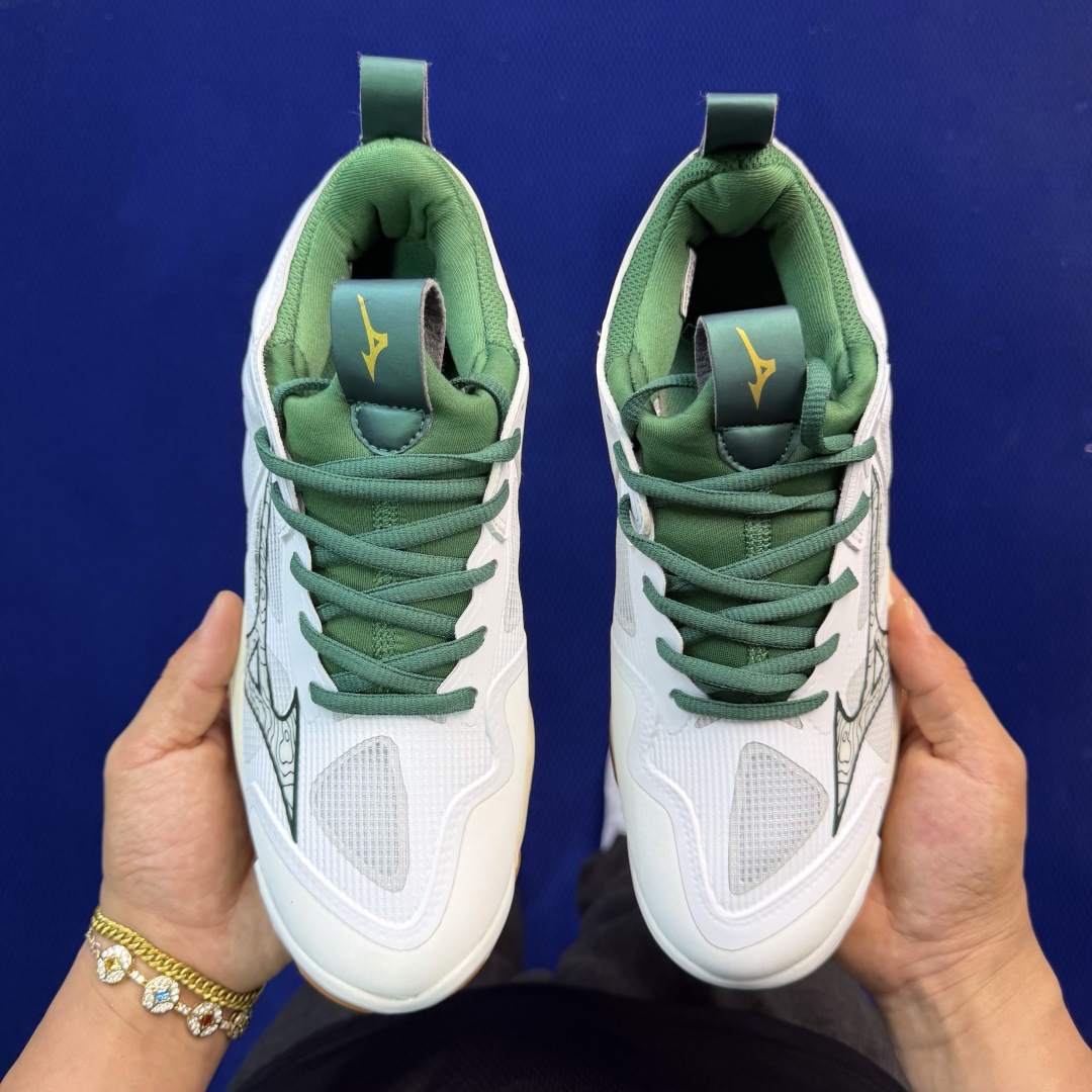 外贸爆款 美津侬Momentum训练鞋 共9色！Mizuno Wave Momentum 3 货号：V1