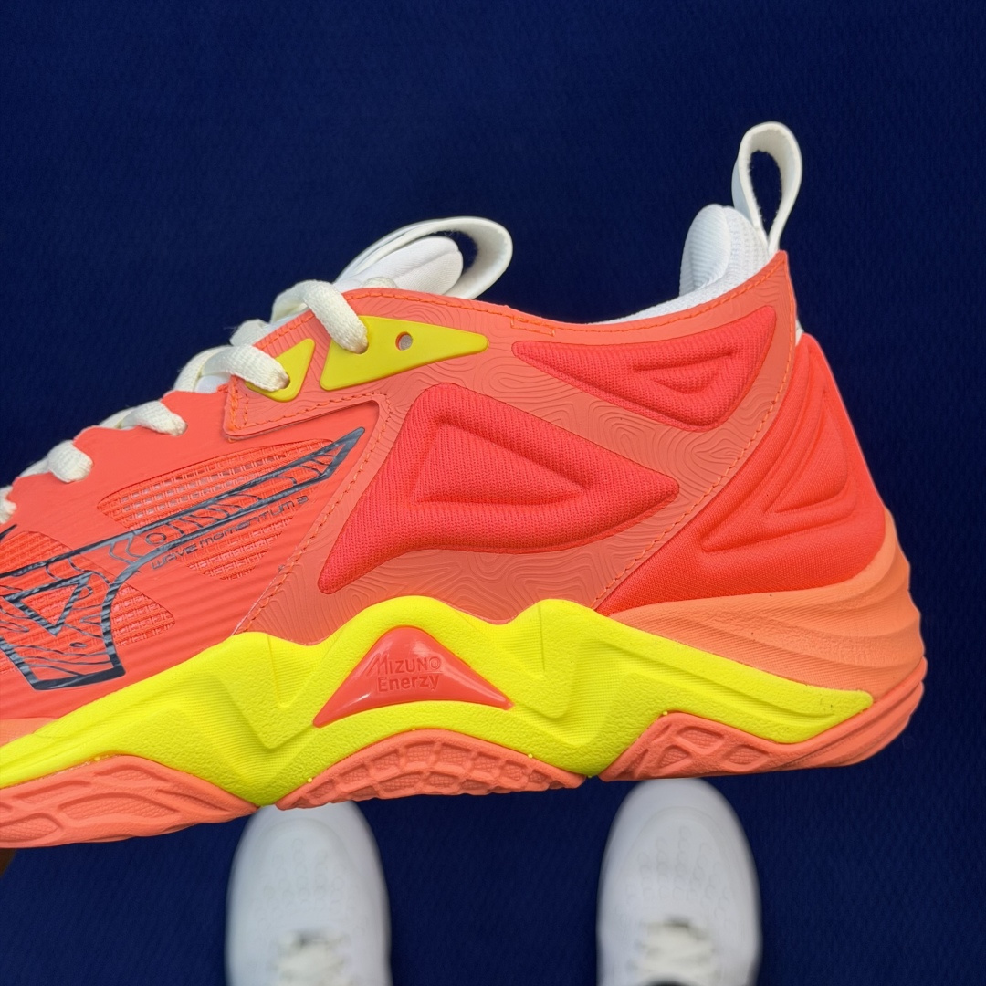 外贸爆款 美津侬Momentum训练鞋 共9色！Mizuno Wave Momentum 3 货号：V1