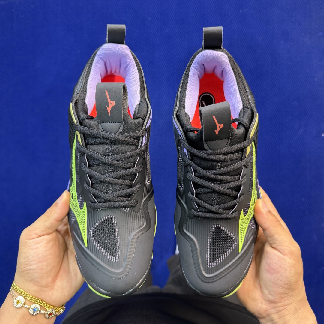 外贸爆款 美津侬Momentum训练鞋 共9色！Mizuno Wave Momentum 3 货号：V1
