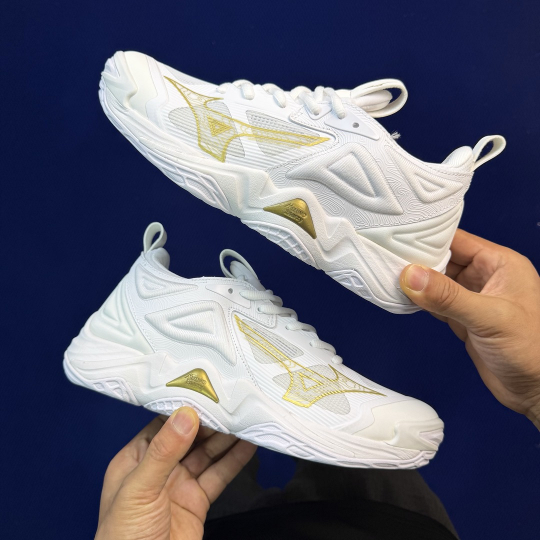 外贸爆款 美津侬Momentum训练鞋 共9色！Mizuno Wave Momentum 3 货号：V1