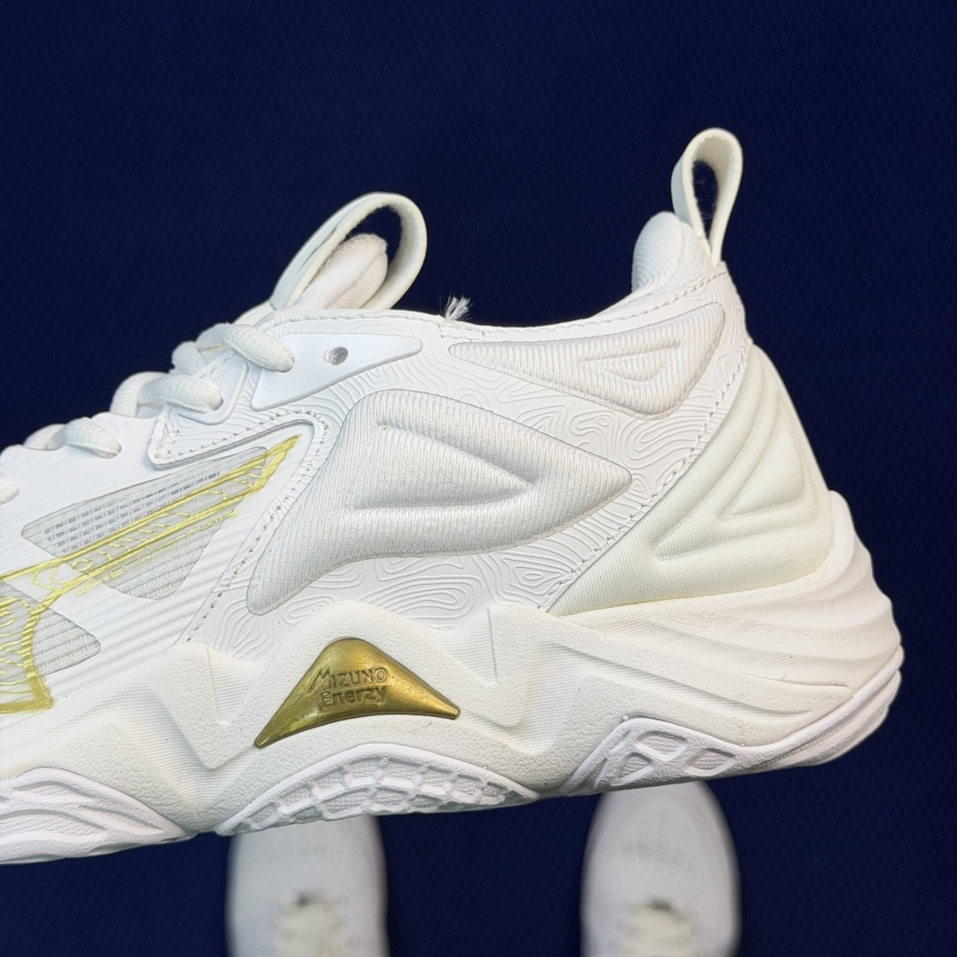 外贸爆款 美津侬Momentum训练鞋 共9色！Mizuno Wave Momentum 3 货号：V1