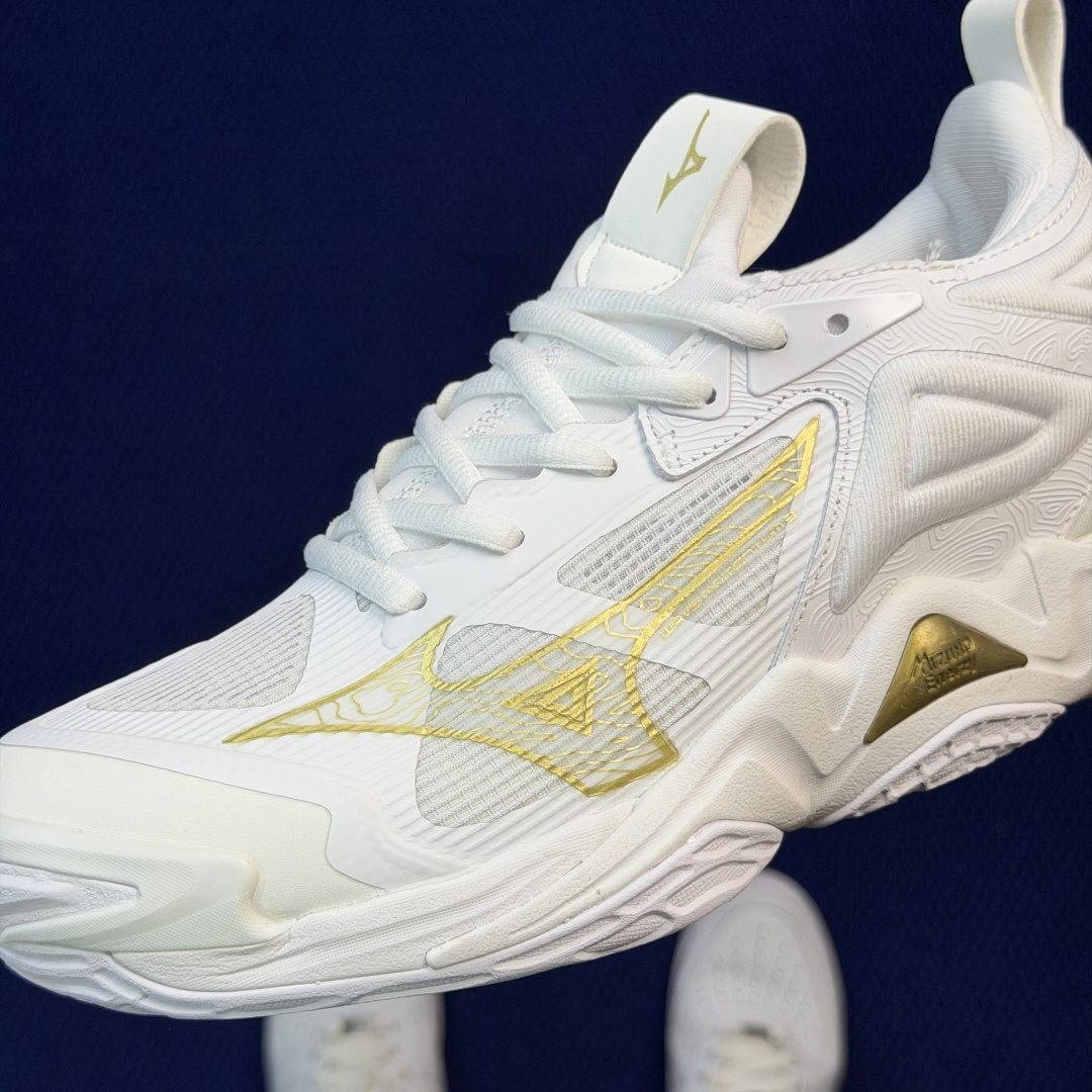 外贸爆款 美津侬Momentum训练鞋 共9色！Mizuno Wave Momentum 3 货号：V1