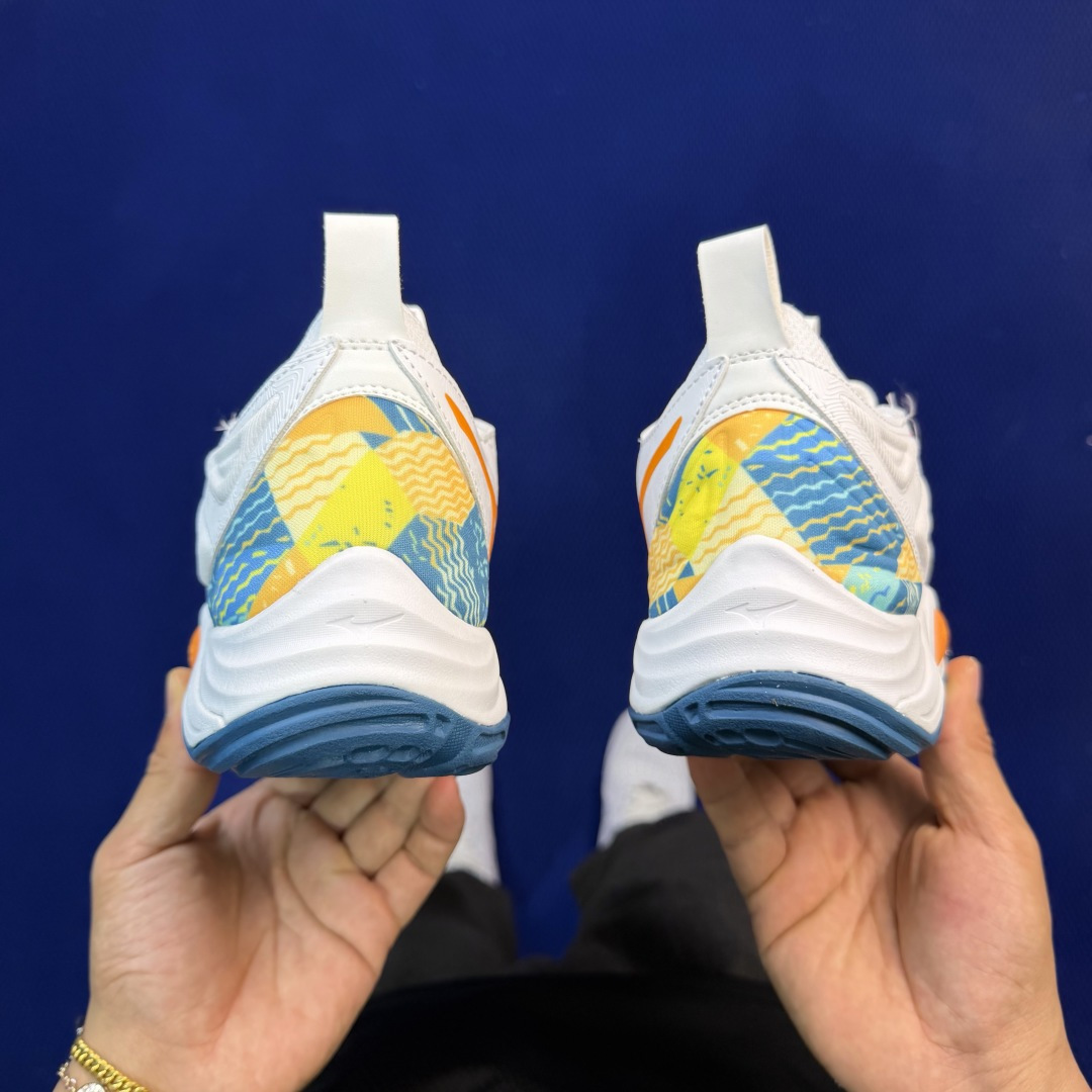 外贸爆款 美津侬Momentum训练鞋 共9色！Mizuno Wave Momentum 3 货号：V1