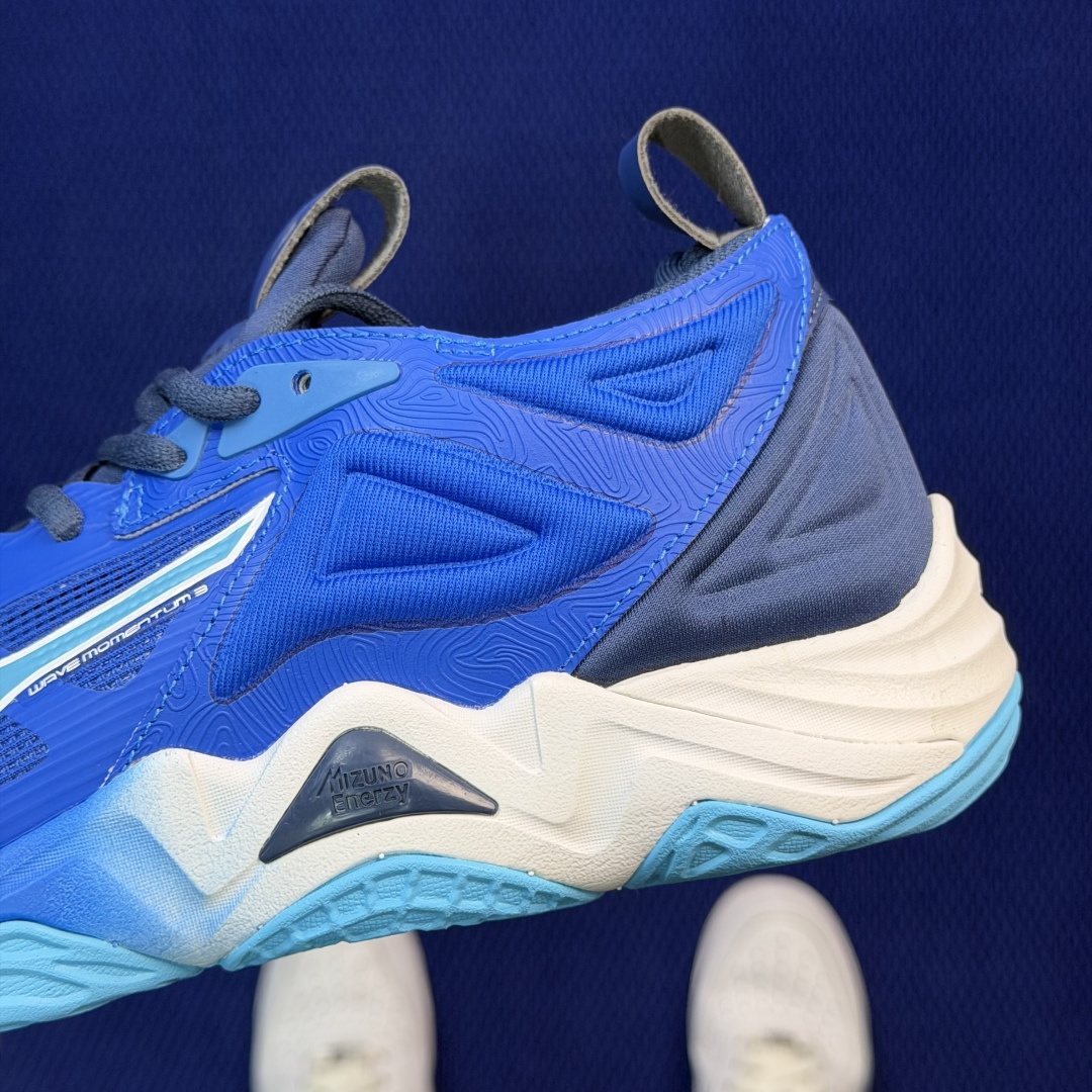 外贸爆款 美津侬Momentum训练鞋 共9色！Mizuno Wave Momentum 3 货号：V1