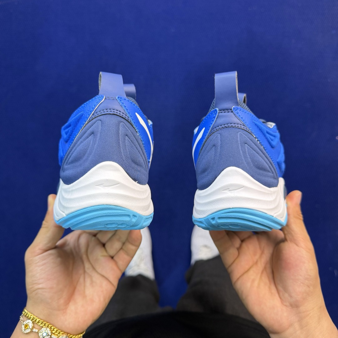 外贸爆款 美津侬Momentum训练鞋 共9色！Mizuno Wave Momentum 3 货号：V1