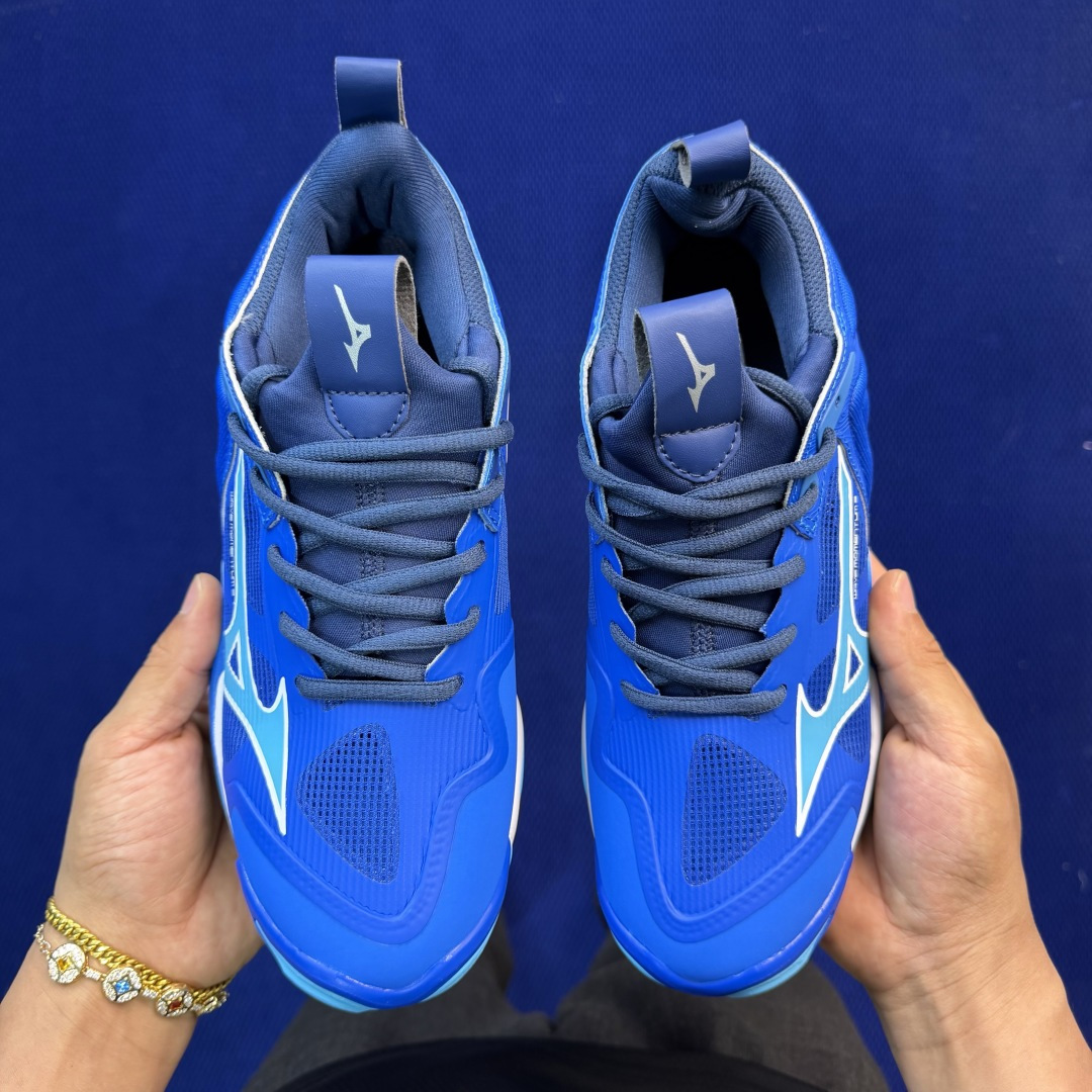外贸爆款 美津侬Momentum训练鞋 共9色！Mizuno Wave Momentum 3 货号：V1