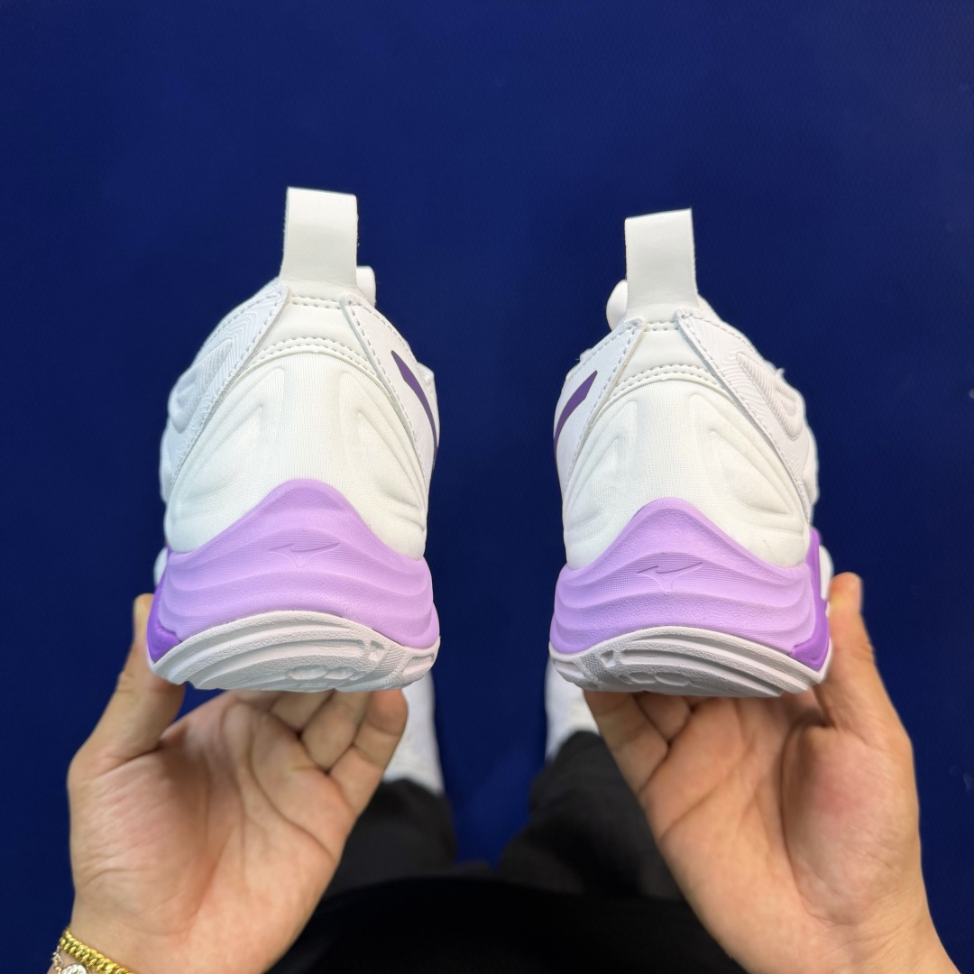 外贸爆款 美津侬Momentum训练鞋 共9色！Mizuno Wave Momentum 3 货号：V1