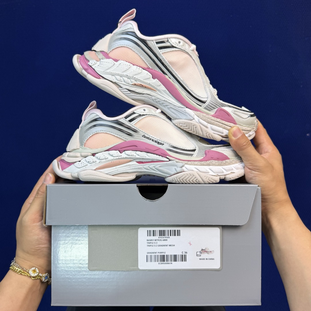 Balenciaga巴黎世家 Triple S .2 粉色货号：WTR2G6800尺码：35 36 37