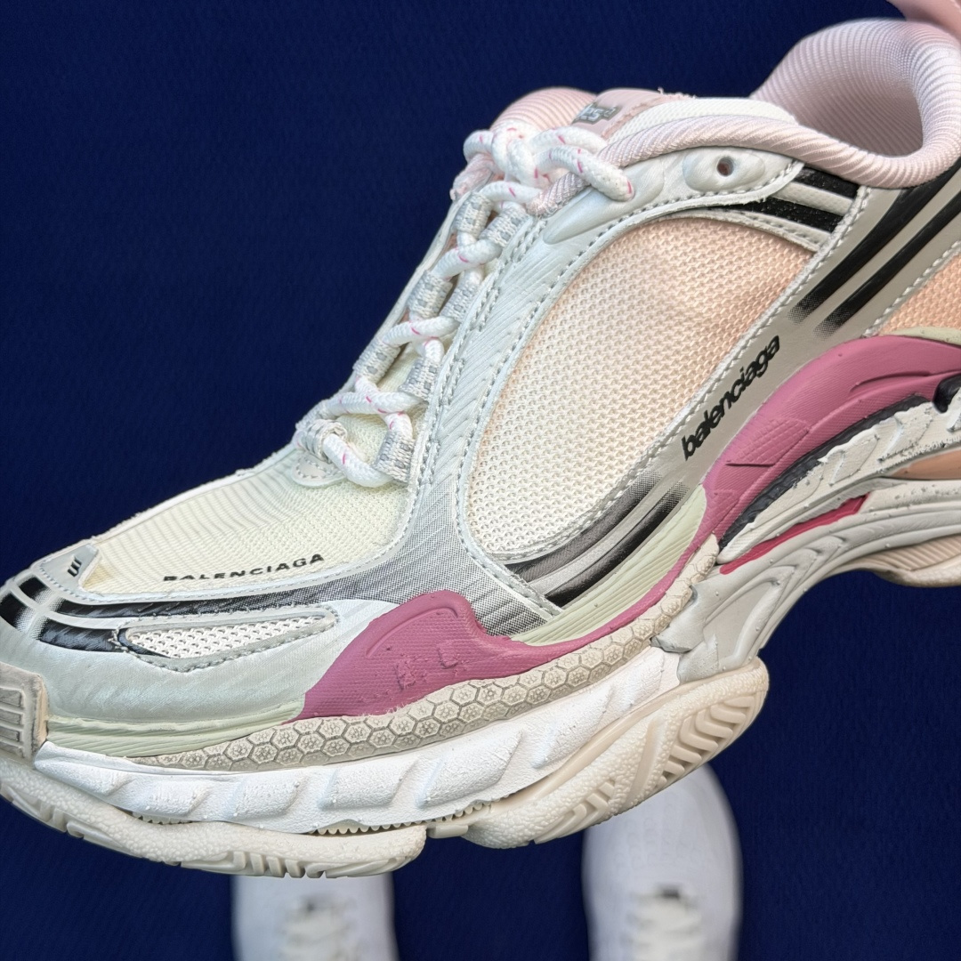 Balenciaga巴黎世家 Triple S .2 粉色货号：WTR2G6800尺码：35 36 37