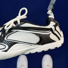 Balenciaga巴黎世家 25代Radar 圆头系带 做旧效果 低帮 生活休闲鞋 男款货号:WSTE Balenciaga巴黎世家 25代Radar 圆头系带 做旧效果 低帮 生活休闲鞋 男款货号:WSTE