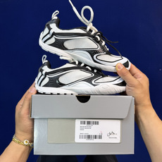 Balenciaga巴黎世家 25代Radar 圆头系带 做旧效果 低帮 生活休闲鞋 男款货号:WSTE Balenciaga巴黎世家 25代Radar 圆头系带 做旧效果 低帮 生活休闲鞋 男款货号:WSTE