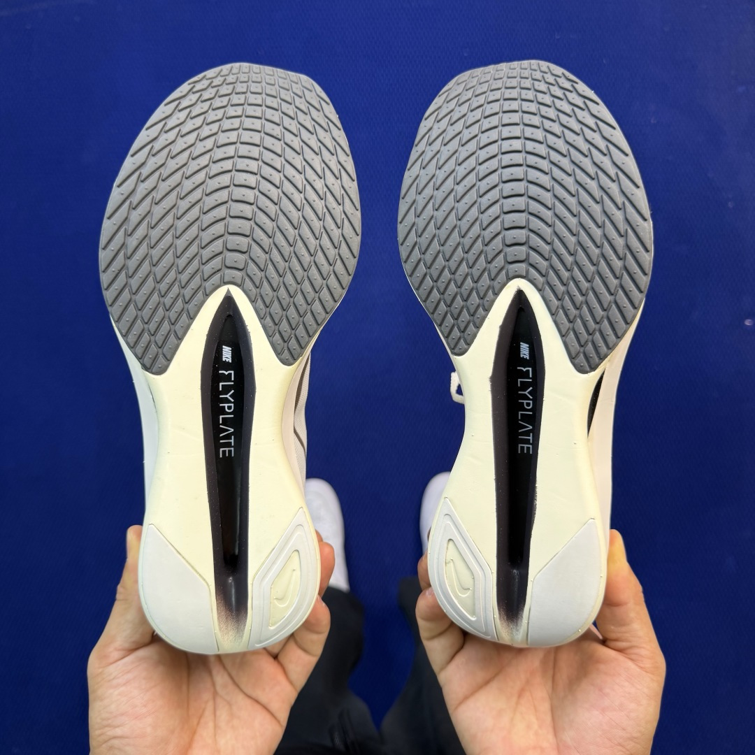 大厂纯原1:1！Nike ZoomX Vaporfly Next% 4 碳板马拉松跑步鞋公司级 第1色: