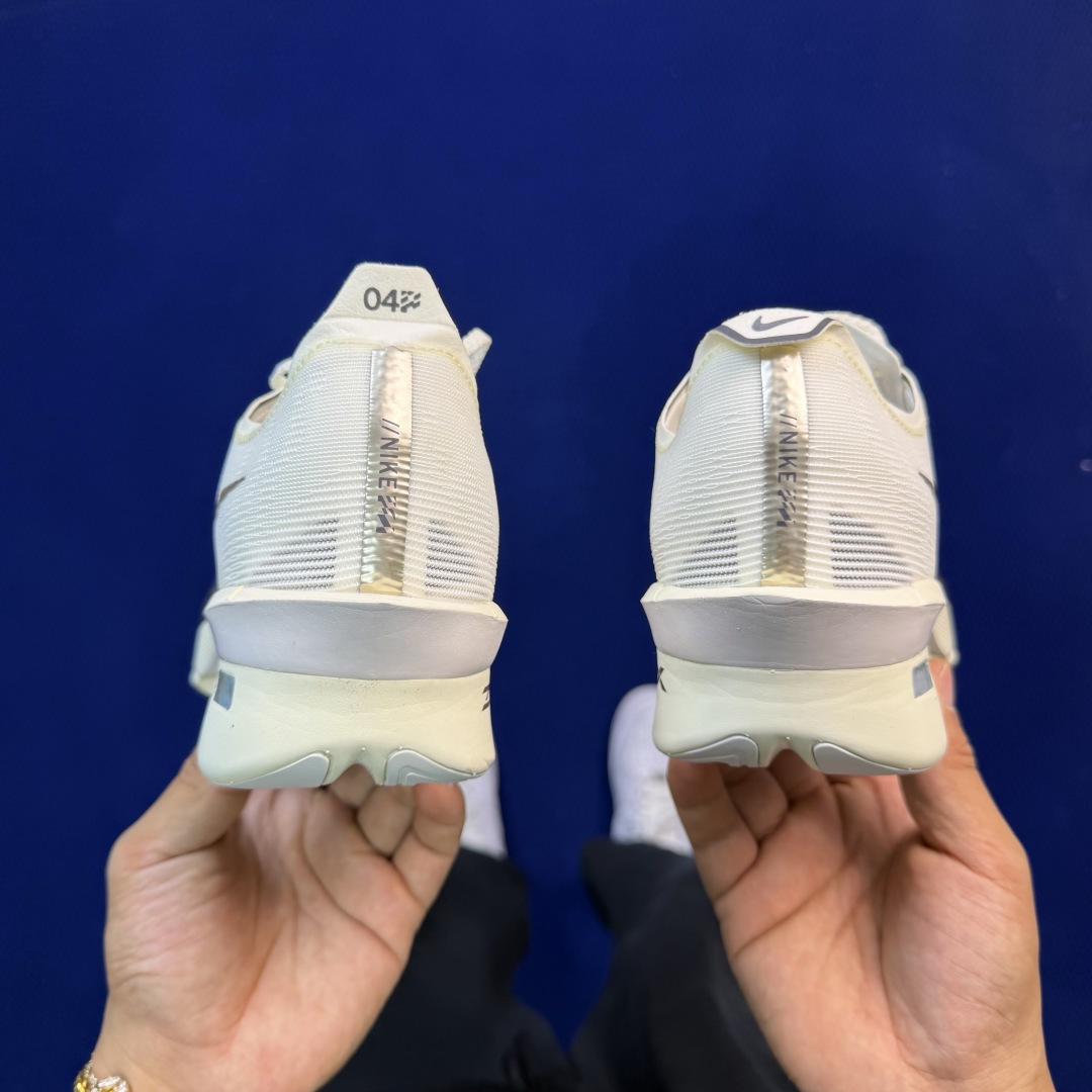 大厂纯原1:1！Nike ZoomX Vaporfly Next% 4 碳板马拉松跑步鞋公司级 第1色: