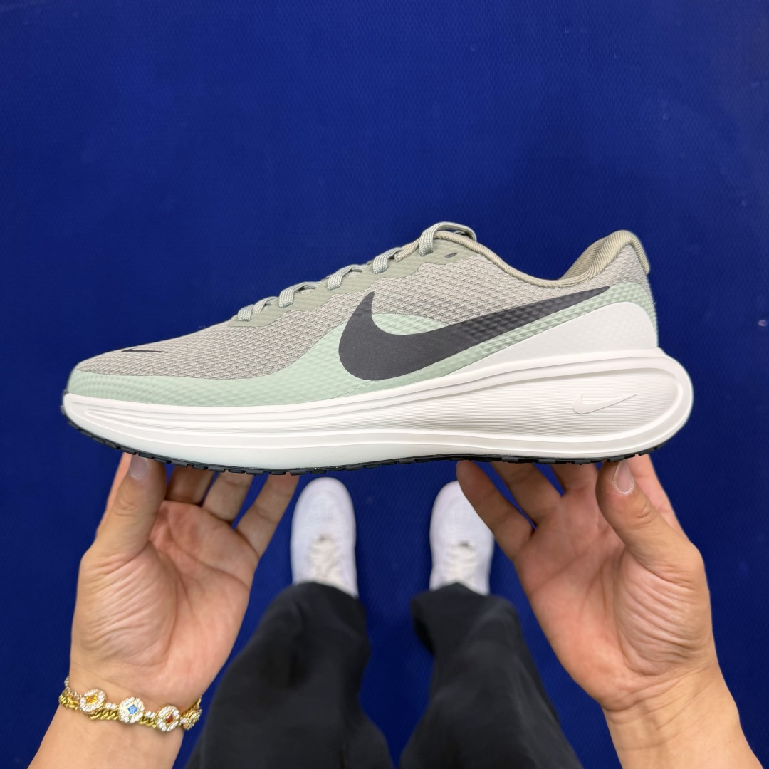 大厂纯原1:1！Nike REVOLUTION 8 跑步鞋公司级 第1色:灰绿货号：HJ9198-300