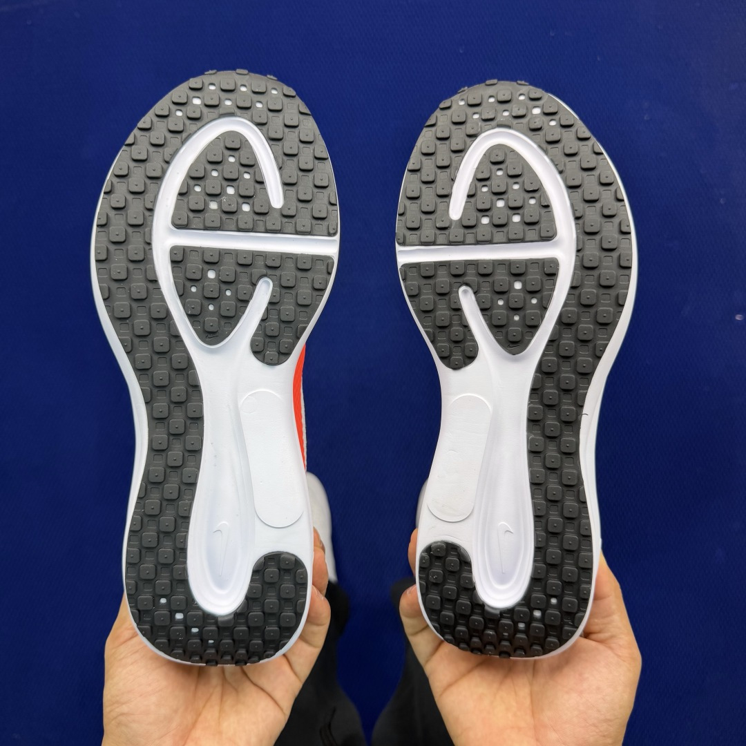 大厂纯原1:1！Nike REVOLUTION 8 跑步鞋公司级 第2色:白红货号：HJ9198-102