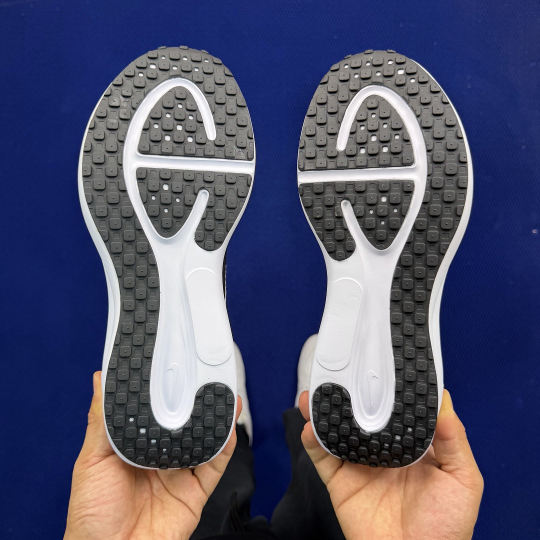 大厂纯原1:1！Nike REVOLUTION 8 跑步鞋公司级 第4色:白黑货号：HJ9198-001