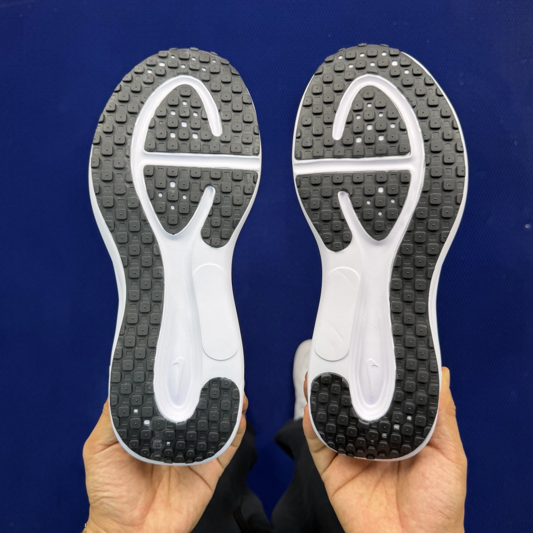 大厂纯原1:1！Nike REVOLUTION 8 跑步鞋公司级 第7色:黑白货号：HJ9198-003