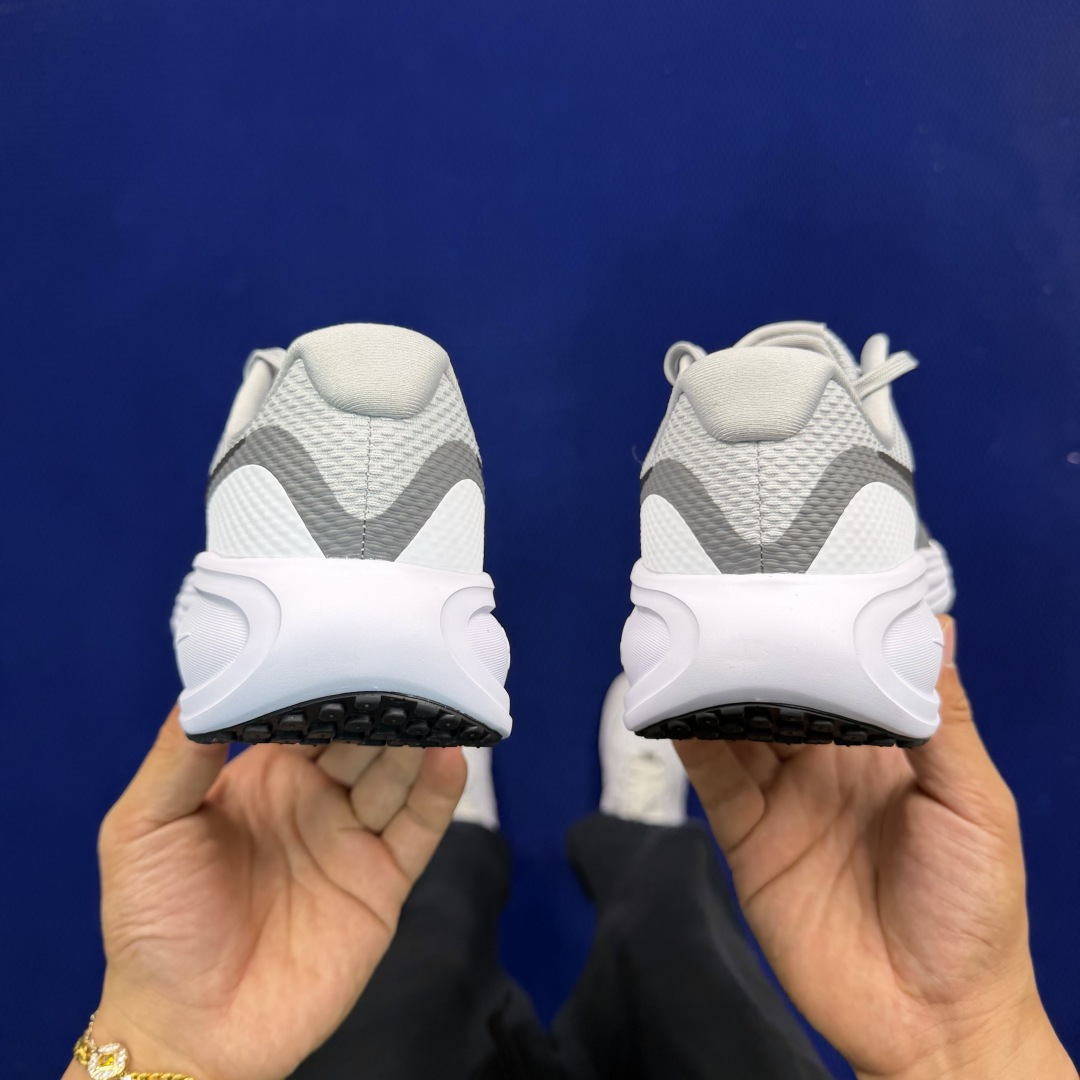 大厂纯原1:1！Nike REVOLUTION 8 跑步鞋公司级 第5色:灰黑货号：HJ9198-300