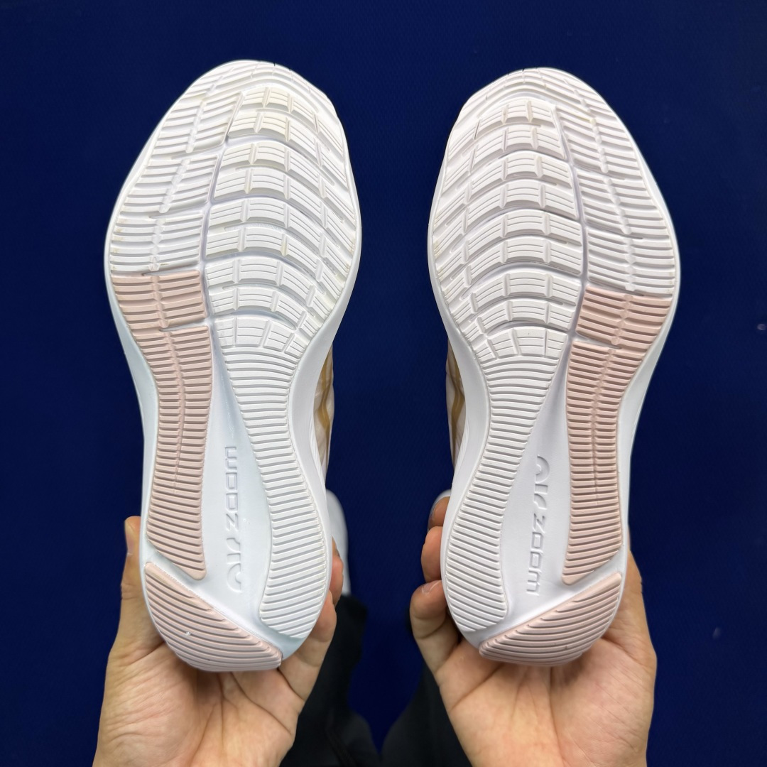 大厂纯原1:1！Nike Zoom Winflo 8 跑步鞋公司级 第1色:浅粉金货号：CW3421-5