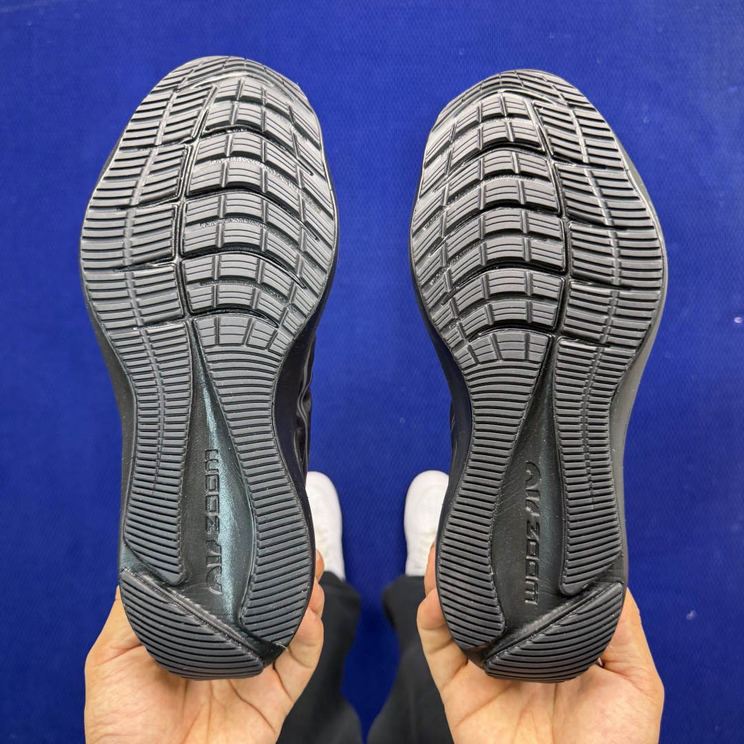 大厂纯原1:1！Nike Zoom Winflo 8 跑步鞋公司级 第4色: 黑武士货号：CW3419-