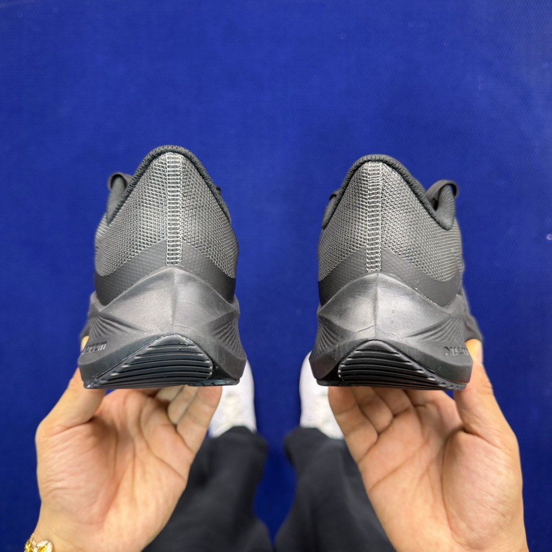 大厂纯原1:1！Nike Zoom Winflo 8 跑步鞋公司级 第4色: 黑武士货号：CW3419-