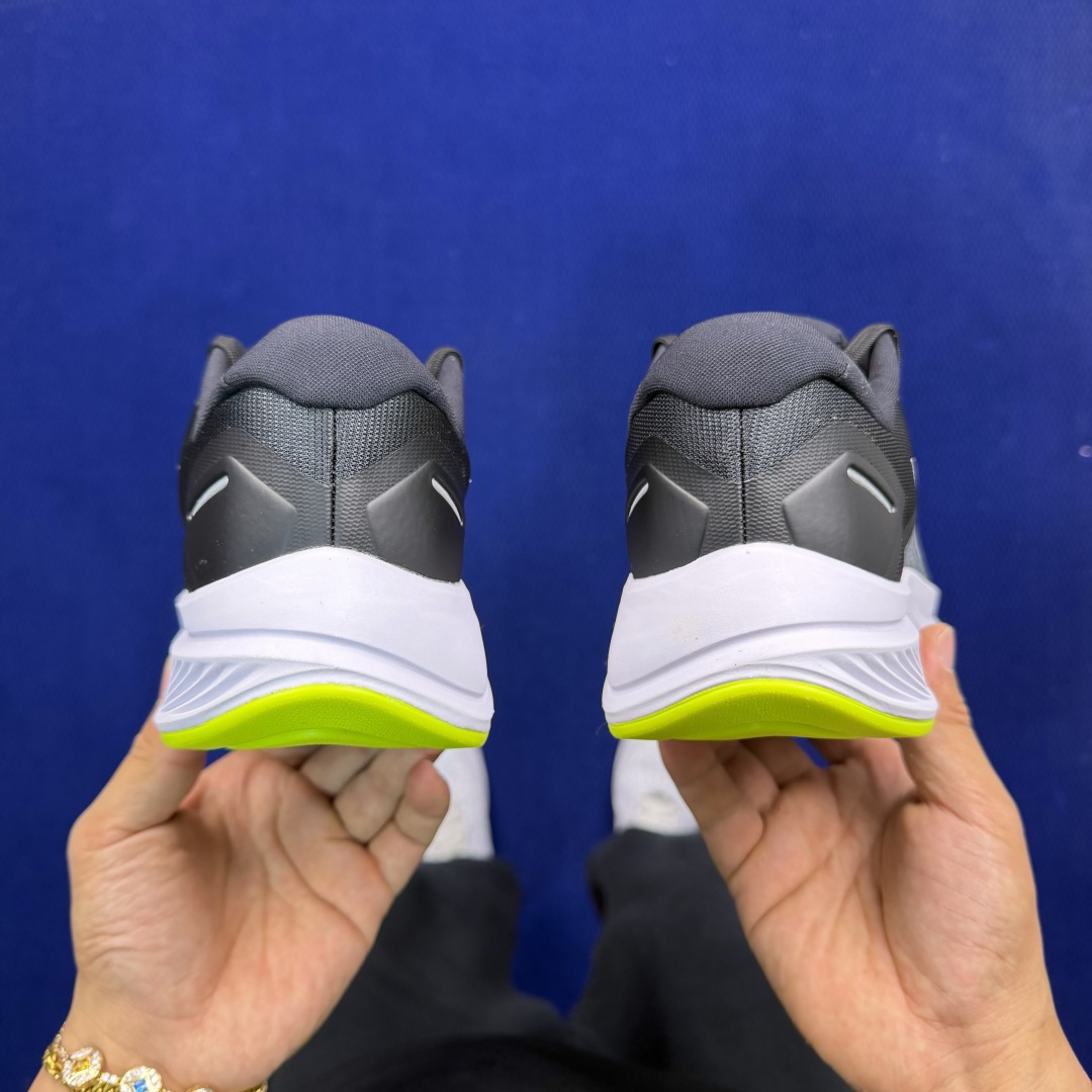 大厂纯原1:1！Nike Zoom Structure 23 气垫跑步鞋公司级 第1色: 黑白绿货号：C