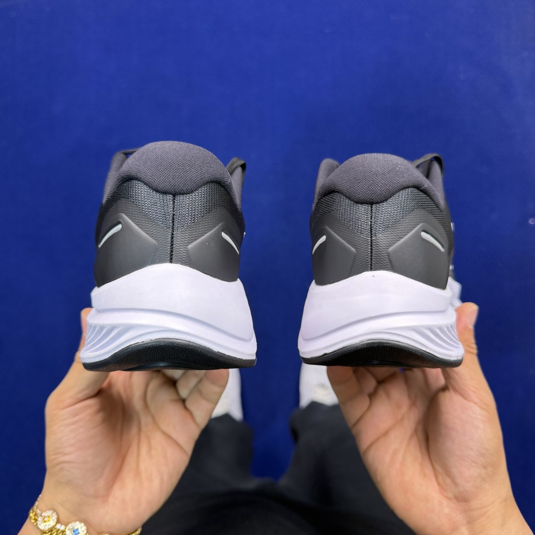 大厂纯原1:1！Nike Zoom Structure 23 气垫跑步鞋公司级 第2色: 黑白货号：CZ