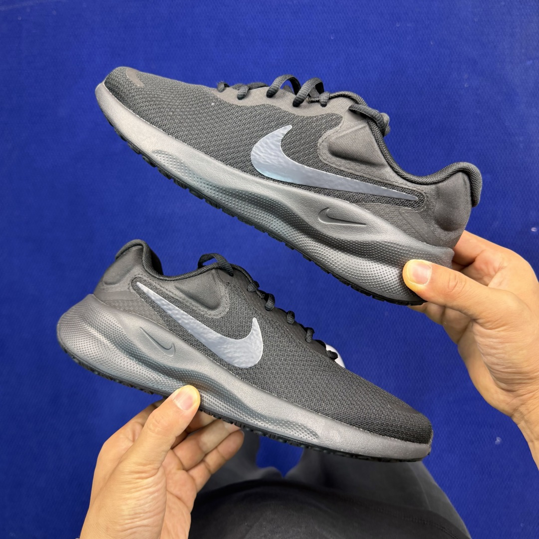 大厂纯原1:1！Nike REVOLUTION 7 跑步鞋公司级 第1色:黑武士货号：FB2207-00