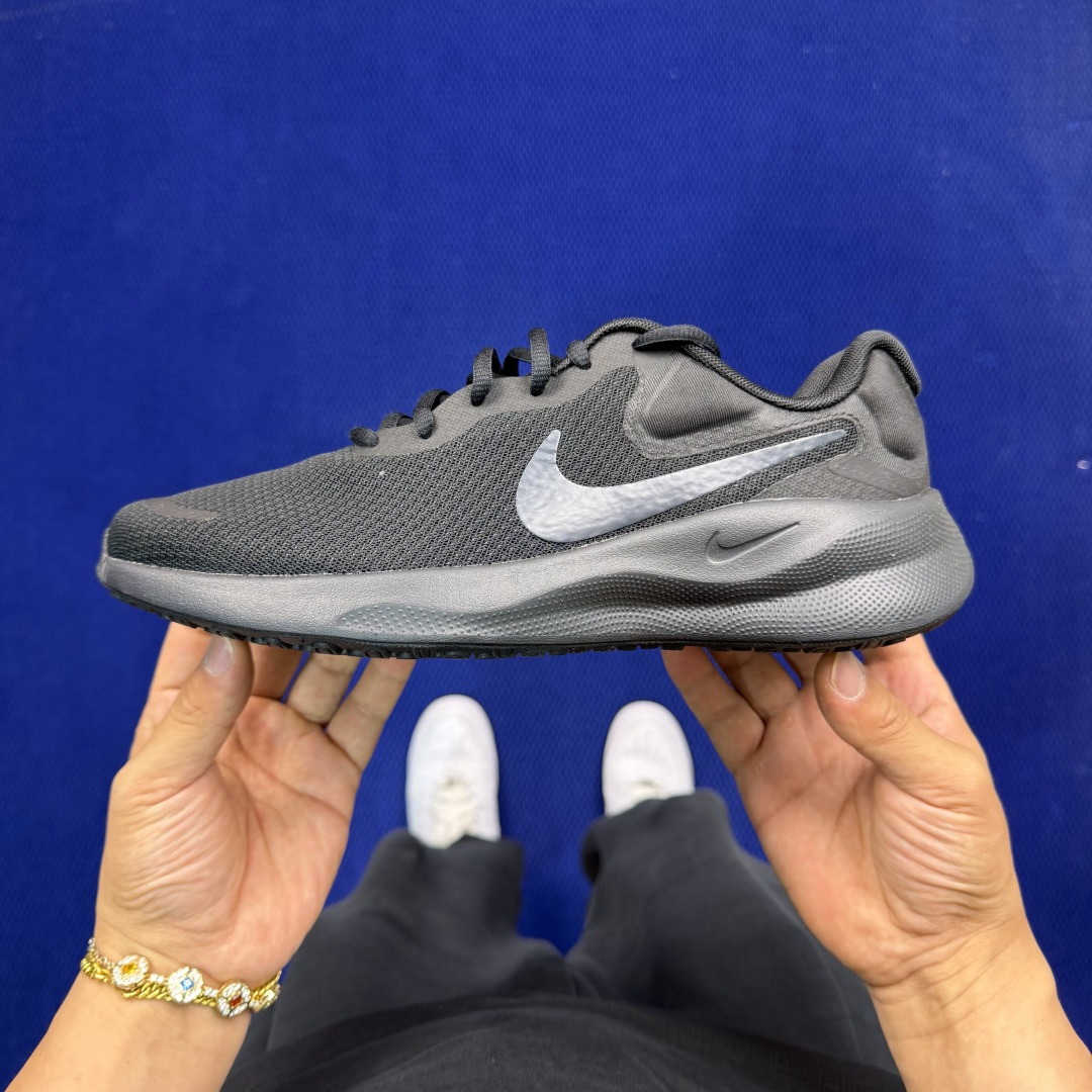 大厂纯原1:1！Nike REVOLUTION 7 跑步鞋公司级 第1色:黑武士货号：FB2207-00