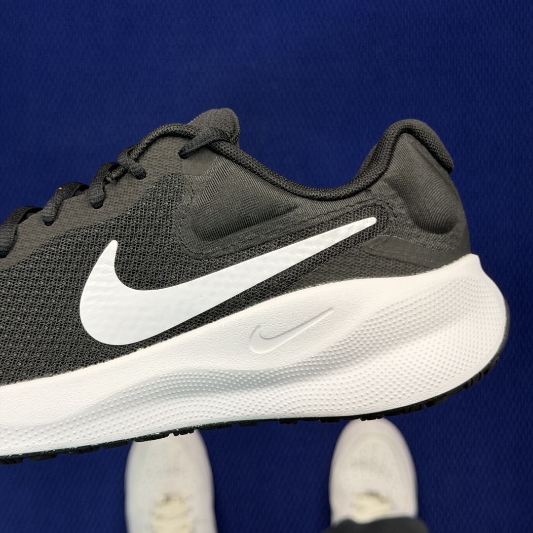 大厂纯原1:1！Nike REVOLUTION 7 跑步鞋公司级 第2色:黑白货号：FB2207-001