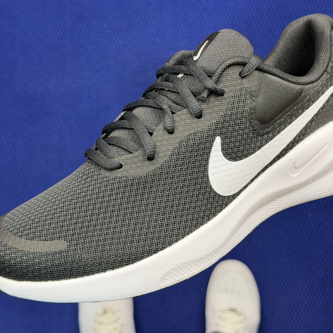 大厂纯原1:1！Nike REVOLUTION 7 跑步鞋公司级 第2色:黑白货号：FB2207-001