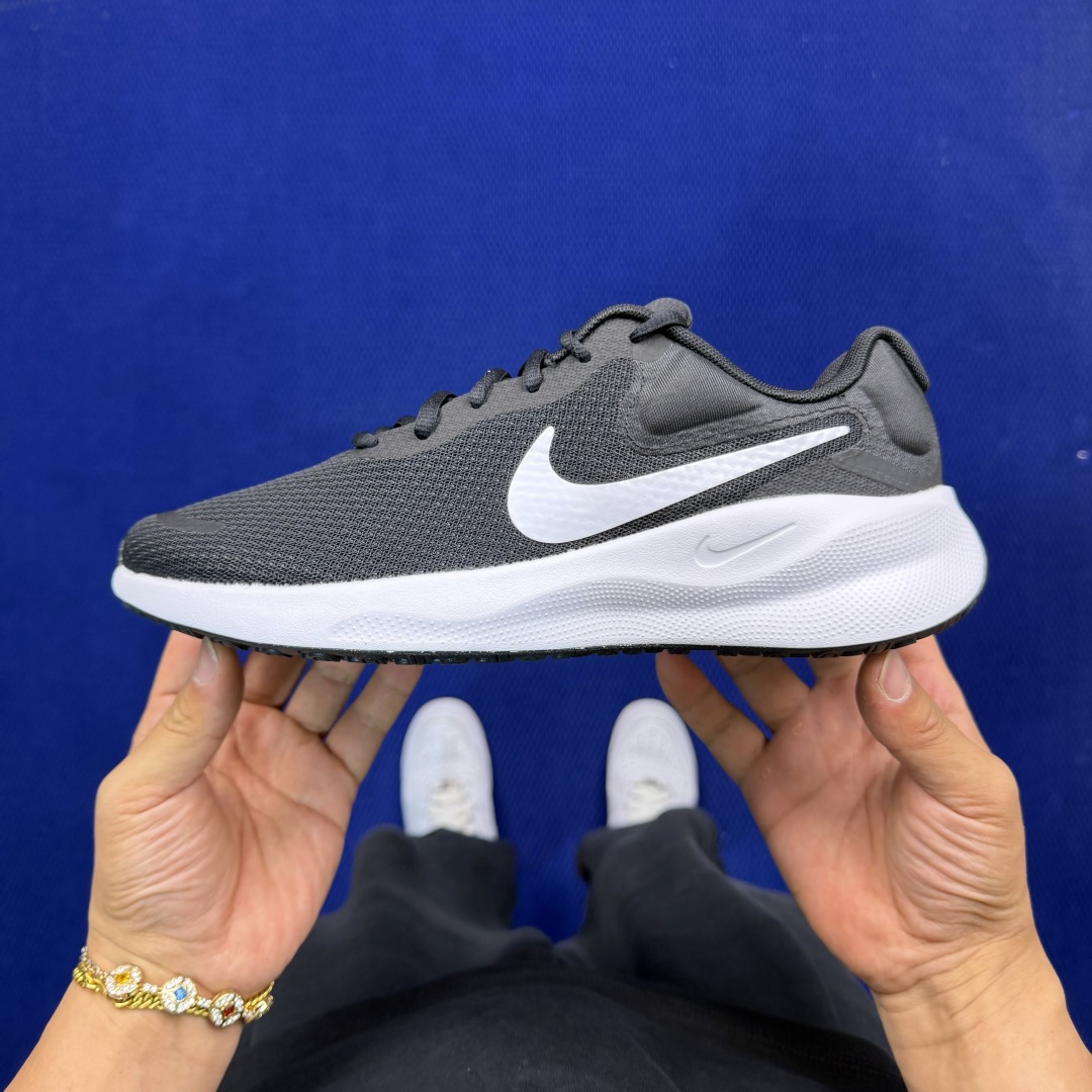大厂纯原1:1！Nike REVOLUTION 7 跑步鞋公司级 第2色:黑白货号：FB2207-001