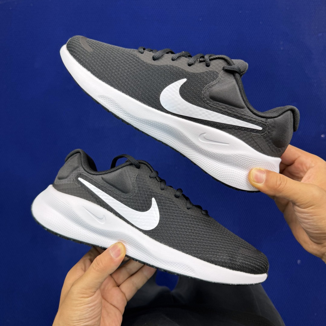 大厂纯原1:1！Nike REVOLUTION 7 跑步鞋公司级 第2色:黑白货号：FB2207-001