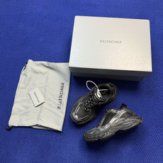 Balenciaga巴黎世家 Triple S .2 Gradient该有的材料配置、做工工艺和配套配件 Balenciaga巴黎世家 Triple S .2 Gradient该有的材料配置、做工工艺和配套配件