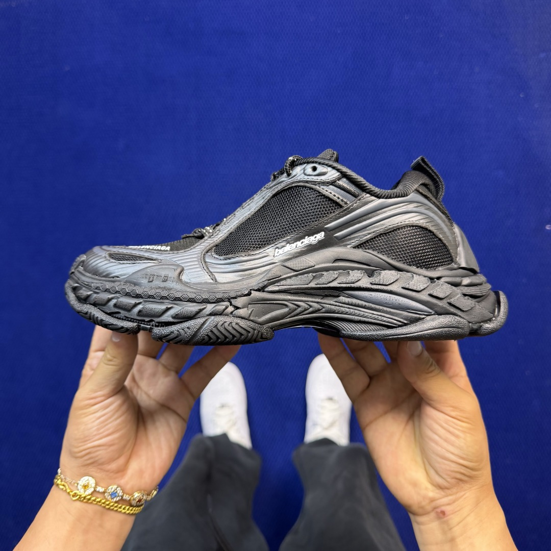 Balenciaga巴黎世家 Triple S .2 Gradient该有的材料配置、做工工艺和配套配件