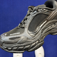 Balenciaga巴黎世家 Triple S .2 Gradient该有的材料配置、做工工艺和配套配件 Balenciaga巴黎世家 Triple S .2 Gradient该有的材料配置、做工工艺和配套配件