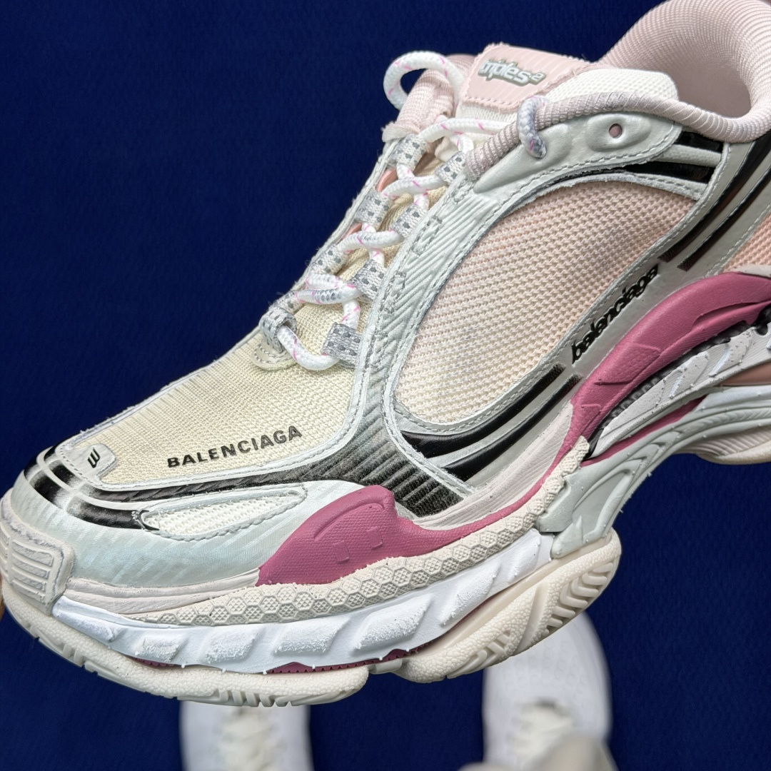 Balenciaga巴黎世家 Triple S .2 Gradient 该有的材料配置、做工工艺和配套配